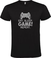 Zwart t-shirt met tekst 'EAT SLEEP GAME REPEAT' print Zilver  size S