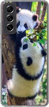 Geschikt voor Samsung Galaxy S21 FE hoesje - Panda's - Boom - Natuur - Siliconen Telefoonhoesje