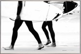 JUNIQE - Poster met kunststof lijst Catch a Wave I -13x18 /Wit & Zwart