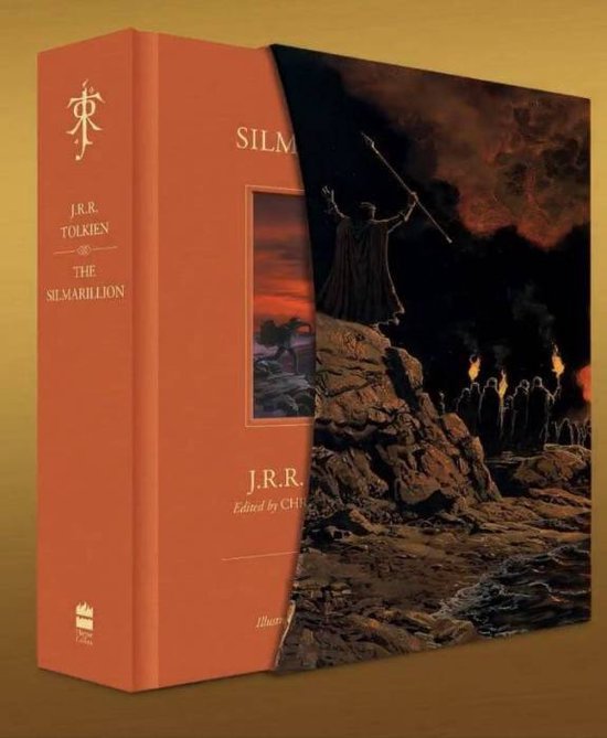 Le Silmarillion, J.R.R. Tolkien. Livre orange avec jaquette ouverte montrant un rivage rocheux sombre avec des silhouettes et un sorcier.