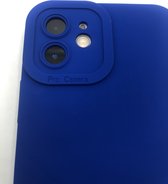 Hoogwaardige Siliconen hoesje met bescherming rondom Camera/Lens - Geschikt voor iPhone 12 - Kobalt blauw (Let OP: Past Alleen 12)