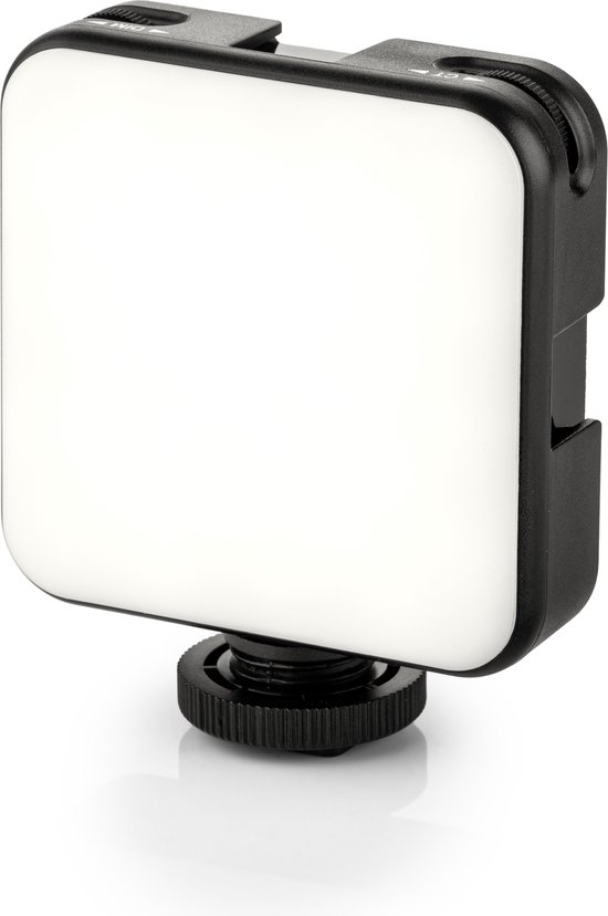 Zwart MOJOGEAR mini LED lampje met een geelachtig verlicht vierkant.