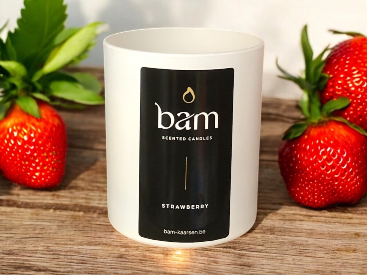 Bam Strawberry Geurkaars – Aardbei Kaars met Houten Wiek – Vegan Geurkaars van Zonnebloemwas – 60 Branduren – Handgemaakt in België wit