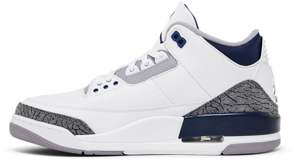 Air Jordan 3 Retro ‘Midnight ‘ . Wit
