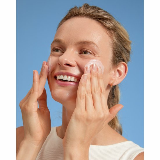 NIVEA Essentials Verzorgende Dagcrème voor Vrouwen SPF 30 - Gezichtscreme Droge huid - Moisturizer - Skincare - Sheaboter - 50 ml