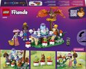 Achterkant van LEGO Friends bosfeest speelgoeddoos 42690, met meerdere scènes en bouwinstructies.