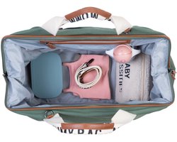 Childhome Mommy Bag Signature Groen - Luiertas van 58 Liter met 5 kg Draagvermogen - Verzorgingstas met Lederen Details en Canvas Riemen - Koelvak Binnenin om Flesjes Vers te Houden - Waterafstotend - 55 x 30 x 40 cm