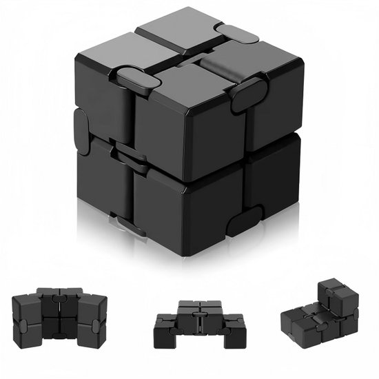 Zwarte fidget cube in verschillende posities. De kubus is gemaakt van meerdere blokjes die verbonden zijn door scharnieren.