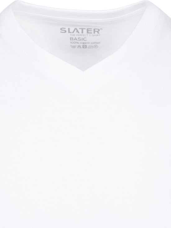 Label van een wit biologisch katoenen V-hals T-shirt