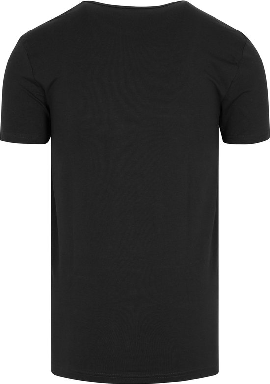 Achterkant van een zwart T-shirt met ronde hals en korte mouwen.