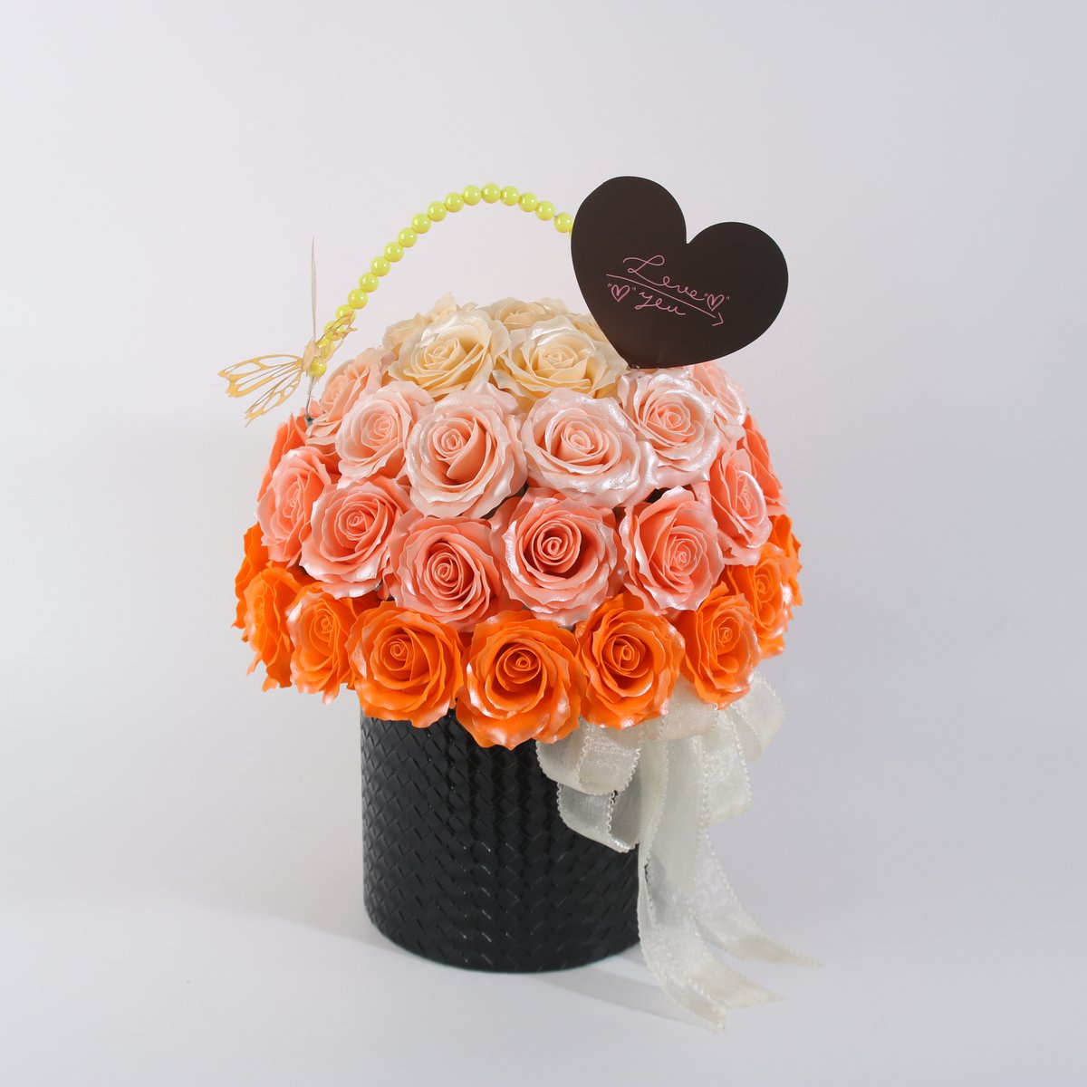 Kunstbloemen & Nepbloemen Rozenarrangement – Roze, Perzik en Oranje Rozen in Zwarte Bloemenbox – Handgemaakte Woondecoratie met Geur - LA ROSELLE AMSTERDAM