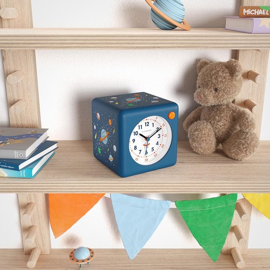 Stille Kinderwekker met Astronaut & Ruimteprint - Strakke Wijzerplaat en Snooze - Ideaal Nachtlampje — afbeelding 4
