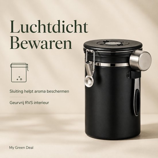Zwarte koffiebewaarbus met luchtdichte sluiting en zilverkleurige lepelhouder.