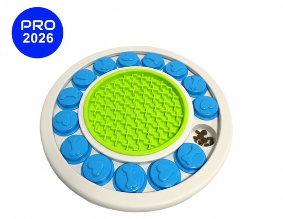 Rond wit voerpuzzelspel met blauwe deksels en groene mat, met tekst 'PRO 2026'.