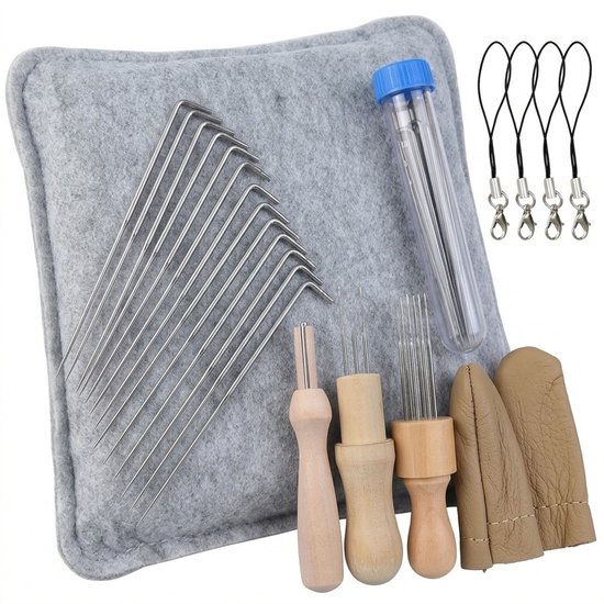 Naaldviltset met diverse naalden, vilten mat, vingerhoeden en accessoires.