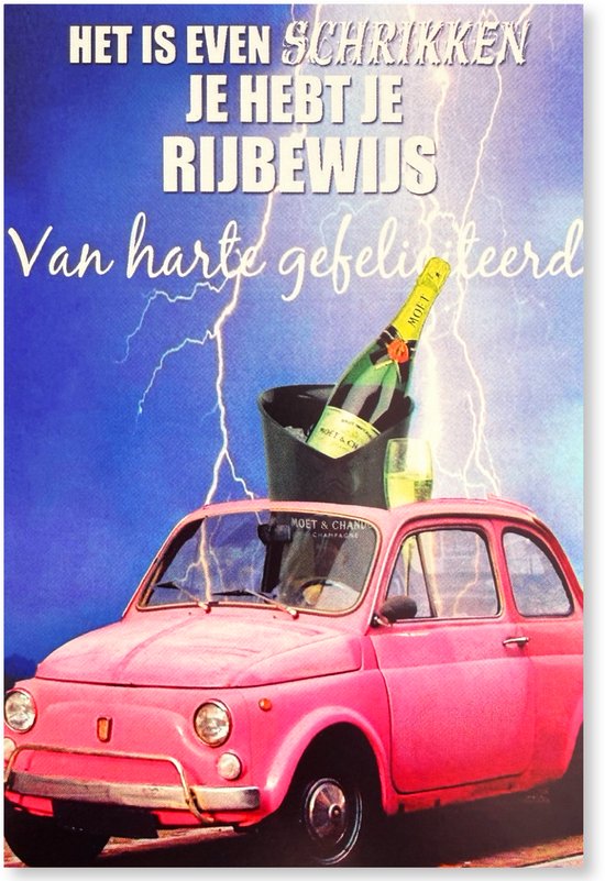 Roze Fiat 500 met fles Moët & Chandon en een glas. "Het is even schrikken je hebt je rijbewijs"