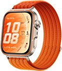 Zilverkleurig smartwatch met oranje stoffen band. Het scherm toont 'FRI 10/18', 10:08, 97% SpO2 en hoogtegegevens.
