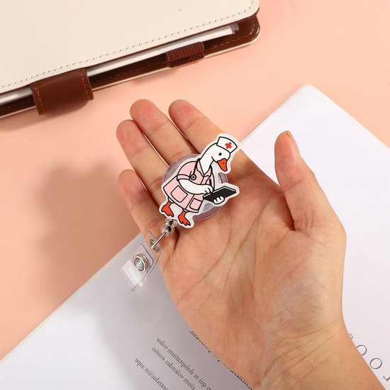 2 Stuks Retractable Badge Reel met Acrylic Dumb Goose Design voor Ziekenhuispersoneel, Verpleegkundigen en ID Kaarten Decoratie — afbeelding 2