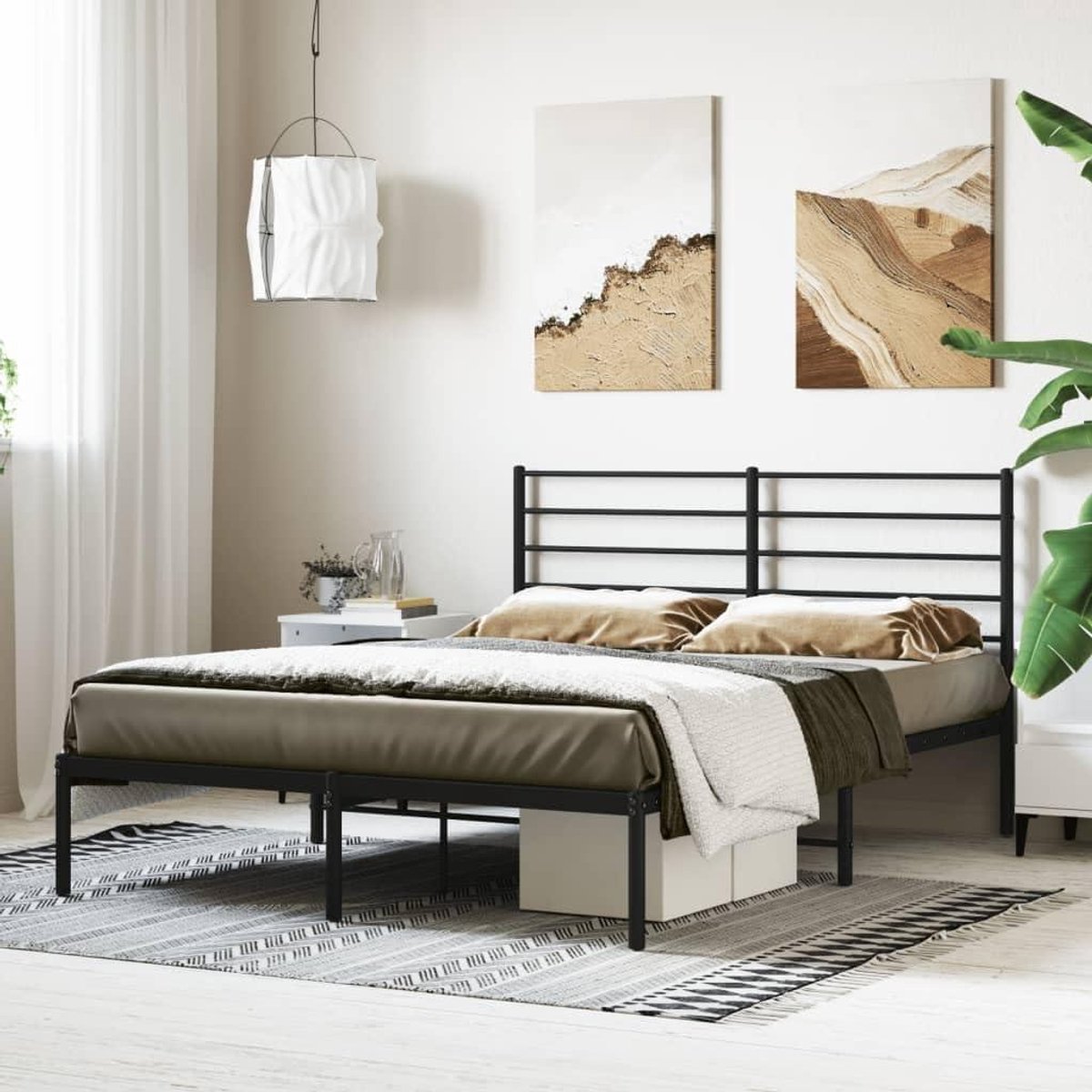 Metalen bedframe - Bed met hoofdeinde - Slaapkamer inrichten - Robuuste constructie - 120 x 190 cm - Zwart