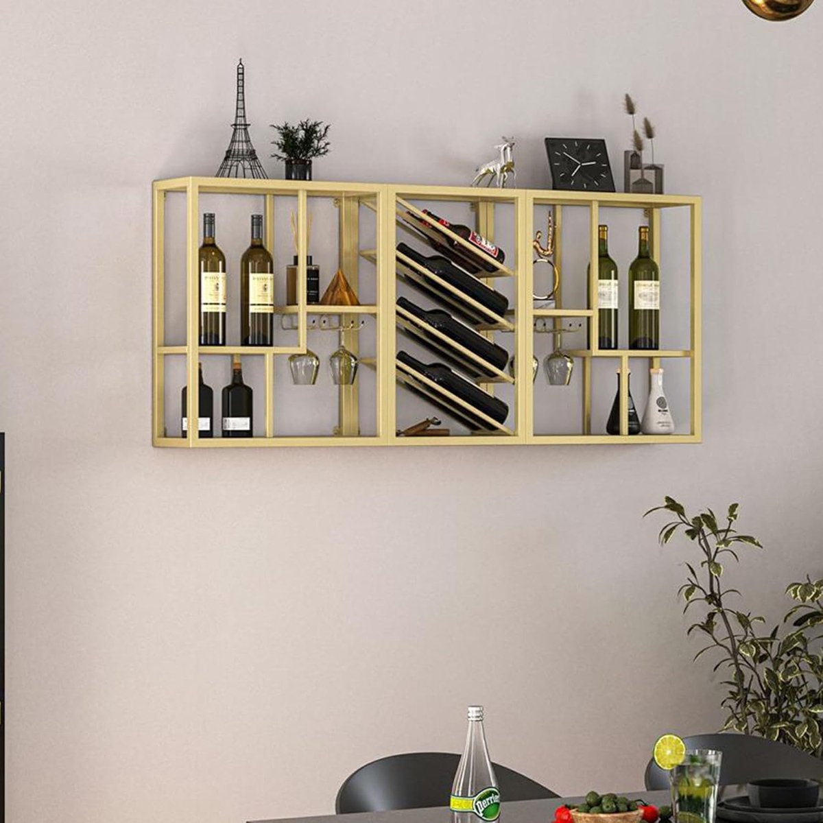Wandgemonteerd Wijnrek met Glashouder 137 x 30 x 60 cm – Zwevend Industrieel Wijnschap voor Wijnflessen en Sterke Drank – Met Hangende Wijnglashouder en Opbergplanken – Zwart Metaal – HomebyNicole.