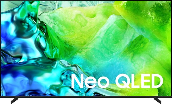 Close-up van een zwarte tv die een levendige, abstracte afbeelding in groen en blauw toont. 'Neo QLED' staat op het scherm.