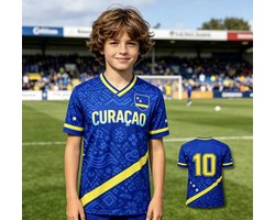 Curacao Voetbalshirt Kinderen - Maat: 98/104 - Tshirt / Voetbalshirt - Curacao / Korsou - Nederlandse Antillen - Hoge Kwaliteit - Blauw & Geel - WK2026 / Voetbal - Curacao Elftal / Blue Wave - Merchandise - Shirt met Curacaose Vlag