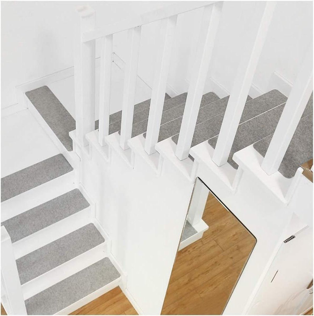 Traptapijt Set - Trapmatten Antislip - Veilig Trap Lopen - Zelfklevend Comfort - 16 Stuks 75x20 - Lichtgrijs