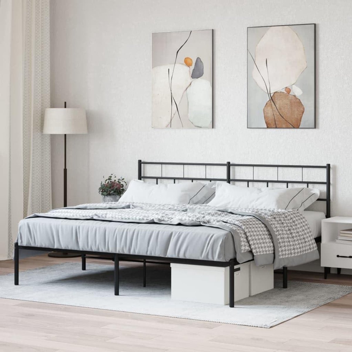 Metalen bedframe - Bed met hoofdbord - Slaapkamer inrichting - Geïntegreerde opbergruimte 