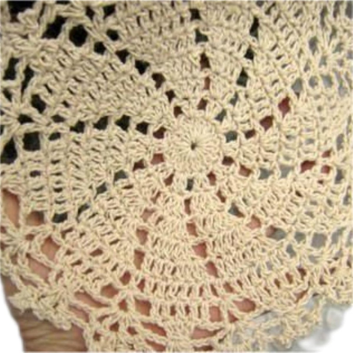 Rond Tafelkleed - Kant Decoratie - Eettafel Aankleden - Handgehaakt Design - 110cm - Beige