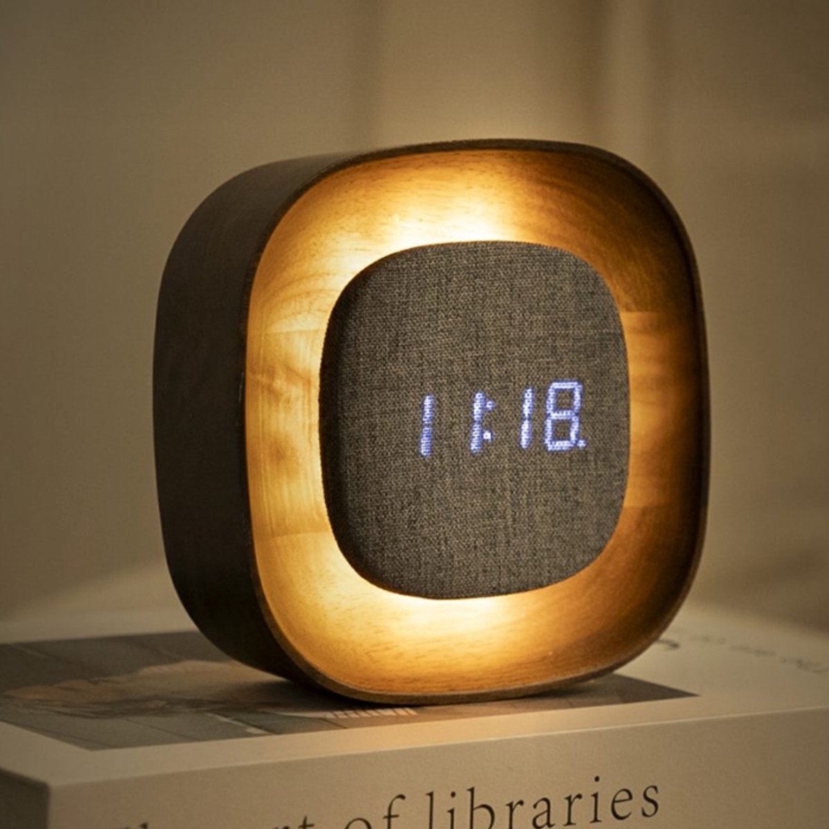 Gingko - Lumos Clock Square Walnut - wekker