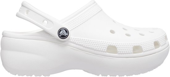 Witte Crocs Classic Platform Clog voor dames, zijaanzicht, met verhoogde zool.