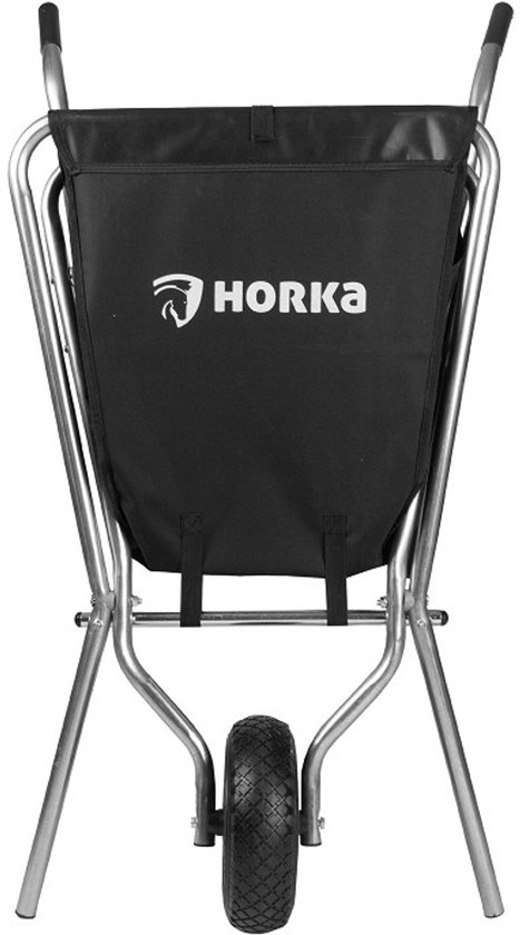 Achterzicht van een opvouwbare zwarte kruiwagen met zilverkleurig frame en één wiel. Logo 'Horka' zichtbaar.
