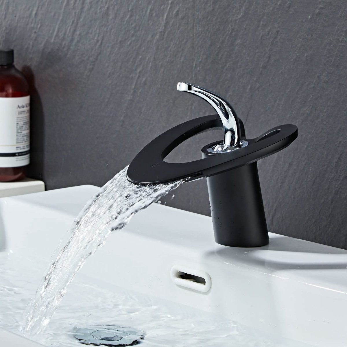 Dailygoods- Wastafelkraan Waterval - Eengreeps Mengkraan - Badkamerkraan - Zwart - Hoogwaardig Messing - Inclusief Installatie-instructies
