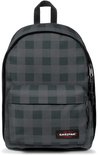 Eastpak rugzak met een subtiel grijs ruitpatroon en een voorvak met rits.