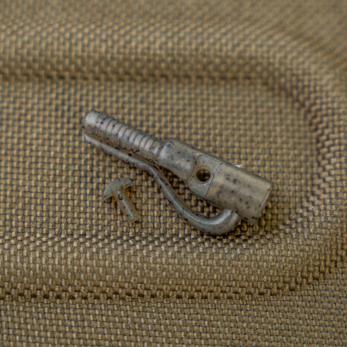 Avid Carp Outline FleckTone Pinned Lead Clips – Veilige Lead Clips voor Karpermontages