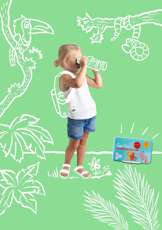 Meisje met Squitos sticker op haar shirt kijkt door een verrekijker. De Squitos verpakking ligt bij haar voeten.