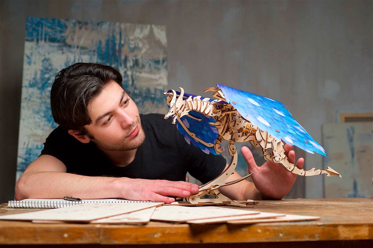 UGEARS 3D Modelbouw - Stormdraak - Mechanisch Bouwpakket Hout - Educatief Speelgoed — afbeelding 7