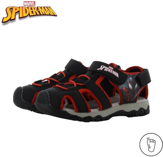 Zwarte Spiderman sandalen met rode veters en Spiderman-print. Klittenbandsluiting.
