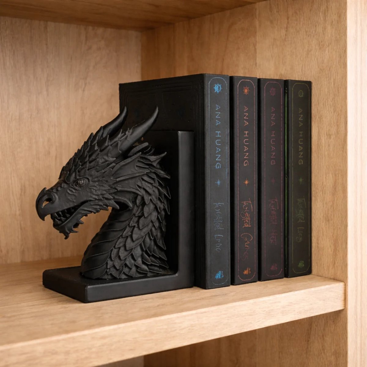 Zwarte Draak Boekensteun – Unieke 3D Print – Fantasy Bookend – Eyecatcher Boekenkast – 17 cm