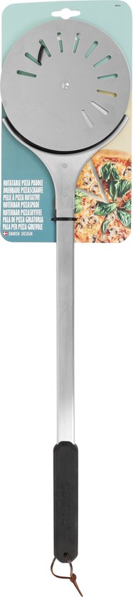 Pizzaspade met rond geperforeerd blad, aluminium steel en zwart handvat. Kartonnen verpakking met afbeelding van een pizza.