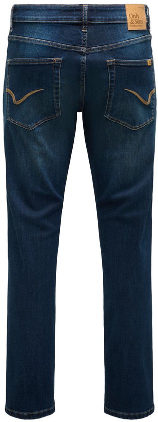 Achterkant van een donkere jeans met zakken en label 'Only & Sons'.