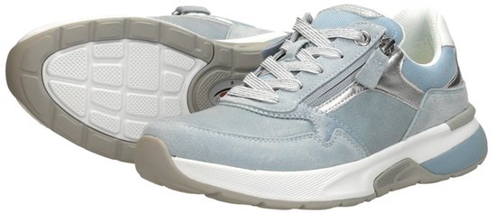 Gabor sneakers, lichtblauw suède met zilveren details, met veters en ritssluiting, op de zool.