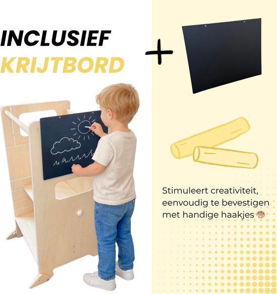 Houten leertoren met krijtbord waarop een zon en wolken zijn getekend.