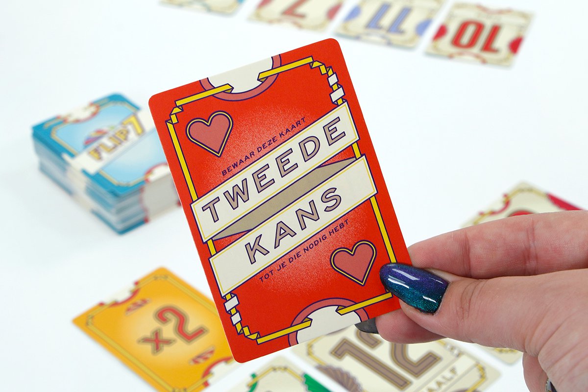 999 Games - Flip 7 - Nederlandse versie! - Zenuwslopend Kaartspel - Snel en Makkelijk te Leren - Het ideale kaartspel voor kleine en grote groepen - Partyspel - Compact Familiespel — afbeelding 16