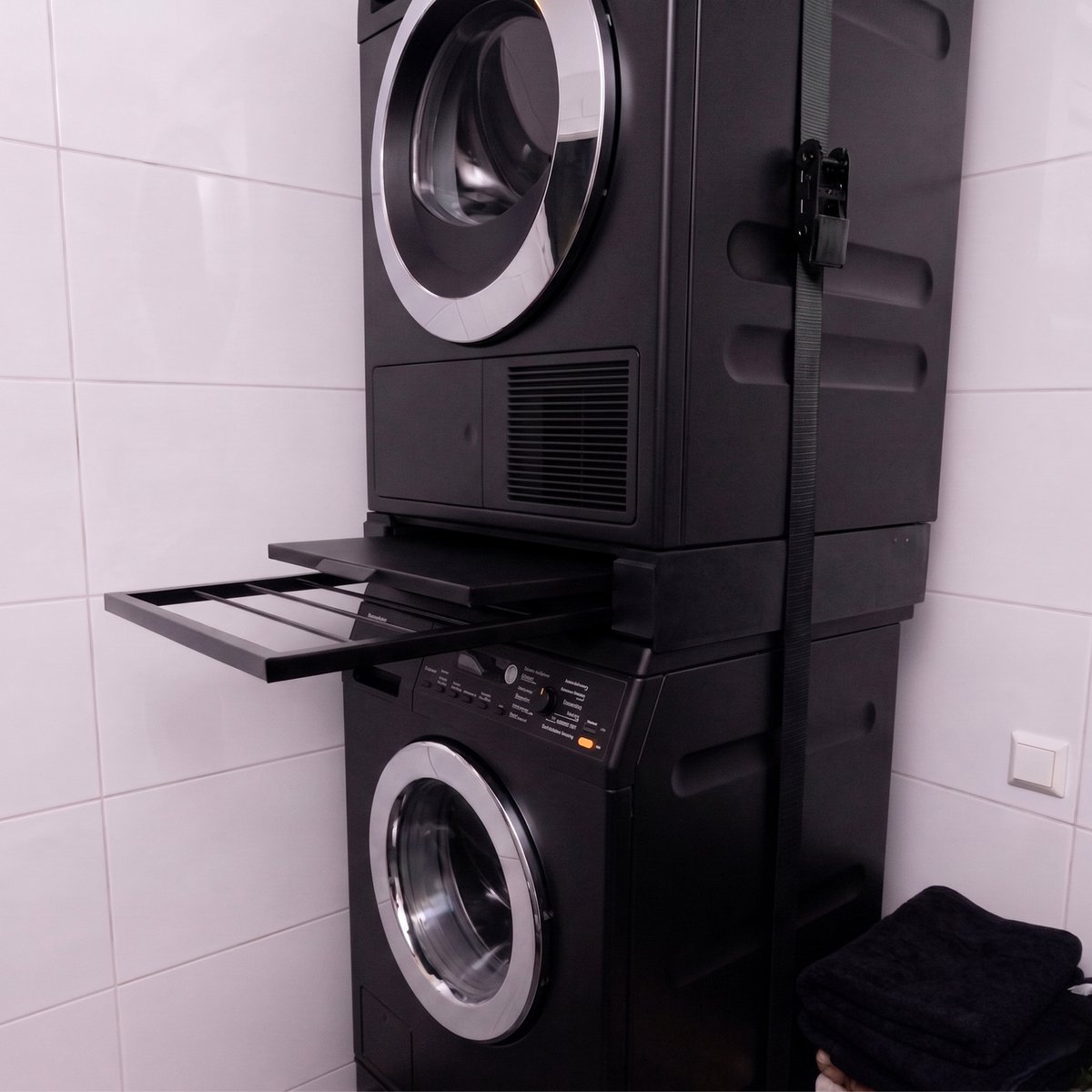 ProductXpert Stacko™ - Stapelkit - Tussenstuk - Uitschuifbare Plank met Handdoekhouder - Wasmachine en Droger - Zwart - Antislip — afbeelding 7