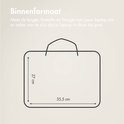 Schematische weergave van de laptoptas met afmetingen van 35,5 cm breed en 27 cm hoog.