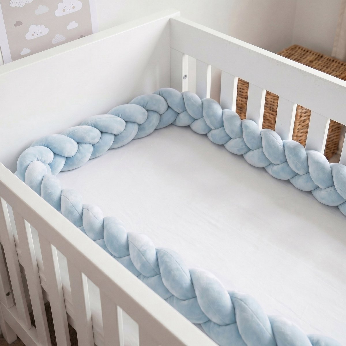 Honeybears Gevlochten Baby bedomrander – Boxomrander baby – Bedslang - Bedbumper - Hoofdbeschermer - Parkomrander - Bedrand - Bed bumper ledikant – 3 meter – Blauw