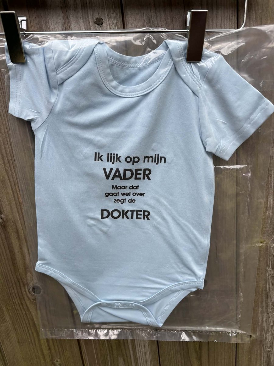 Baby romper Blauw met Tekst - Maat 6/9 maanden