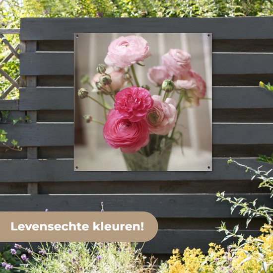 Affiche de jardin Renoncules roses sur fond flou 100x100 cm - Toile de jardin / Toile d'extérieur / Peintures d'extérieur (décoration de jardin)