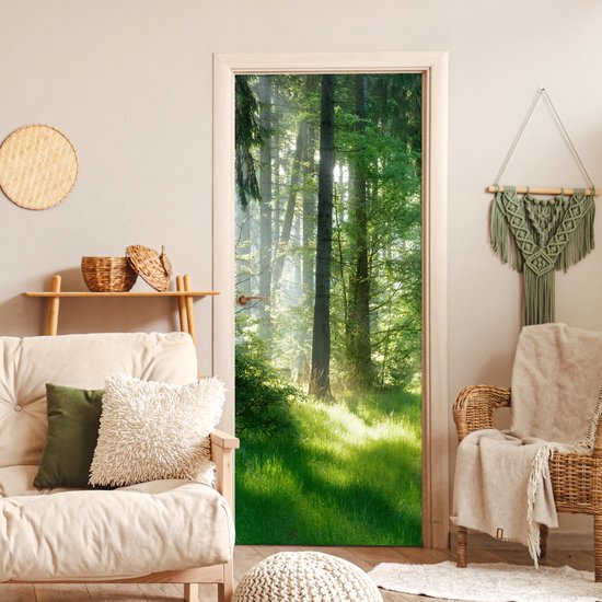 Deurposter 80x205 cm - Deursticker Natuur - Bomen - Bos - Groen - Zon - Gras - Planten - Meubelfolie zelfklevend - Deurfolie woonkamer - Interieurfolie fotobehang - Deur plakfolie - Deurstickers - Deurbehang sticker - Kamer decoratie